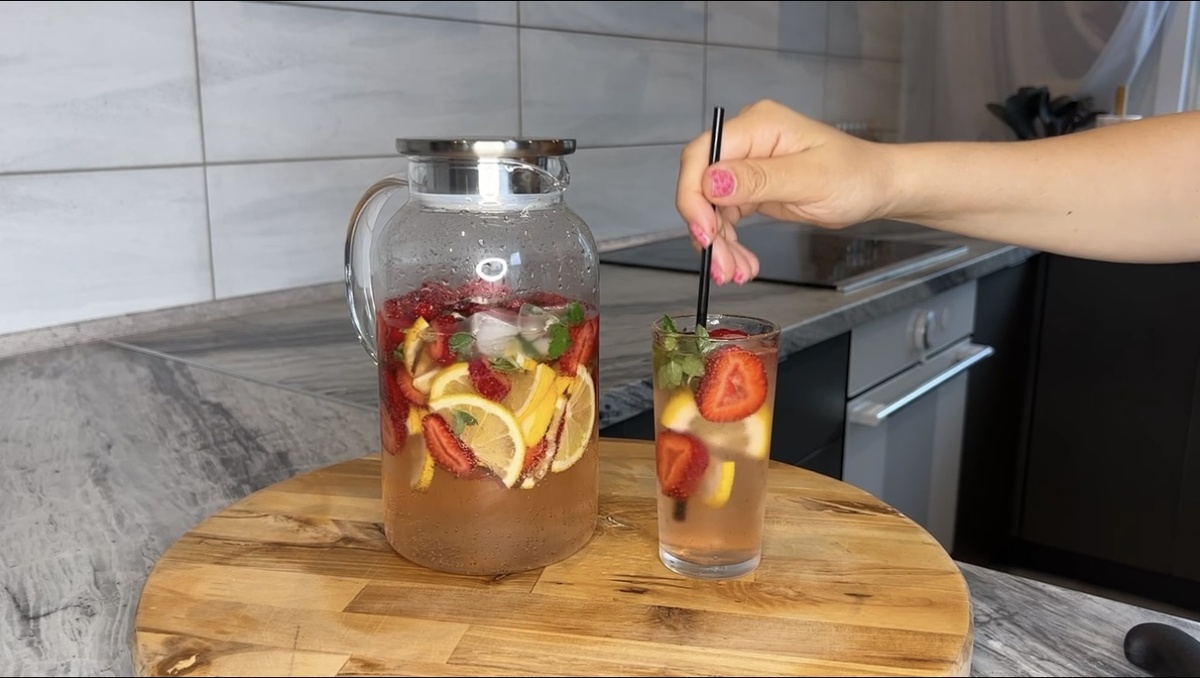 клубничный лимонад 