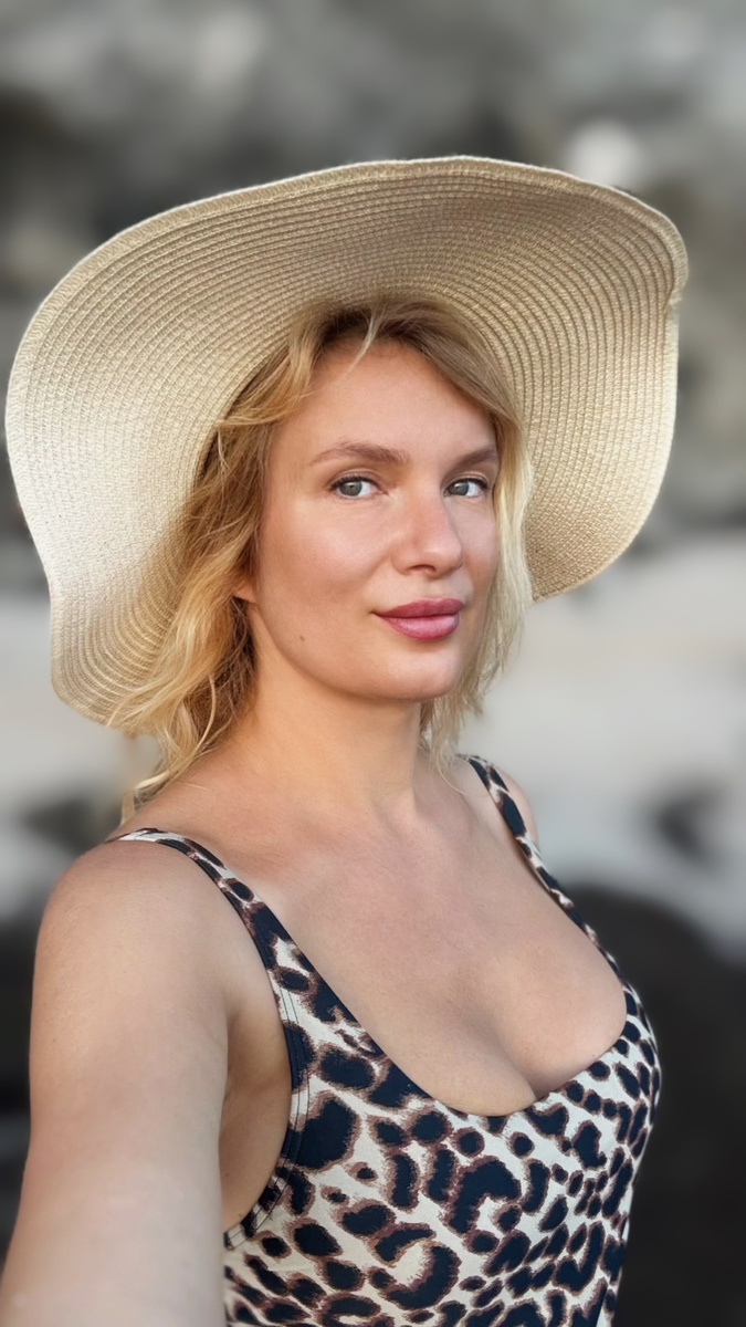 Зрелый глаз мадамы! Высоко сижу, далеко гляжу 