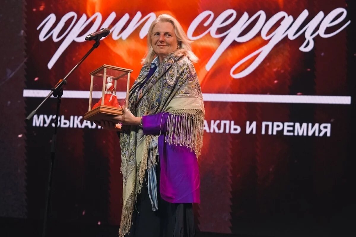    Карин Кнайсль — австрийский государственный деятель, дипломат, журналист и политик.