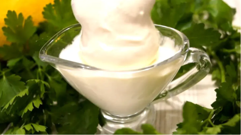 Вместо майонеза готовлю универсальную заправку, по вкусу не уступает майонезу...