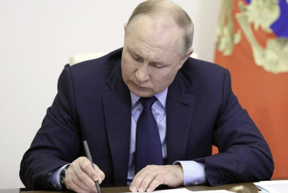 https://avatars.dzeninfra.ru/get-zen_doc/271828/pub_684f9aaf7f1ad46ea1af1186_684f9ab27f1ad46ea1af12d8/scale_1200