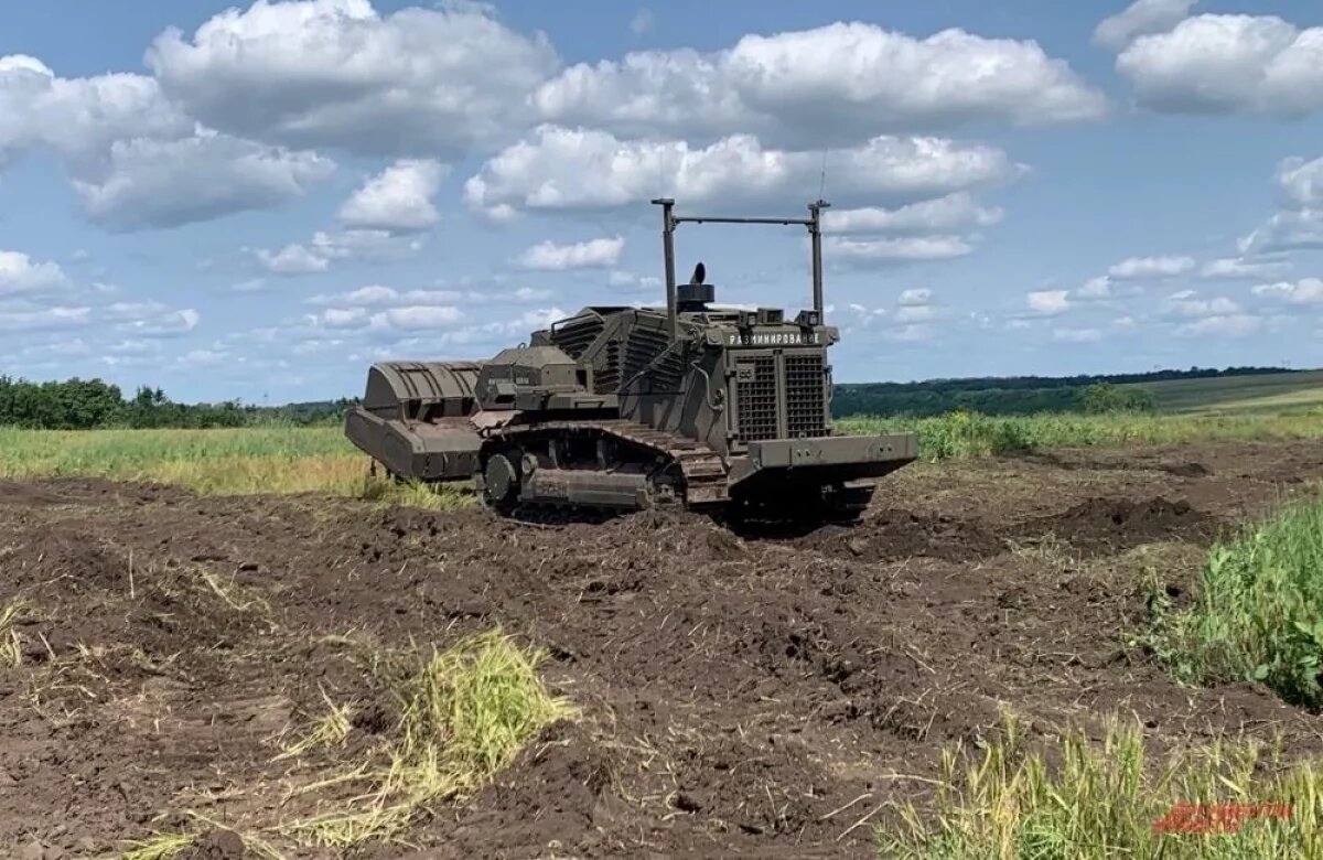    Комплекс «Сталкер» активно применяется для разминирования полей.