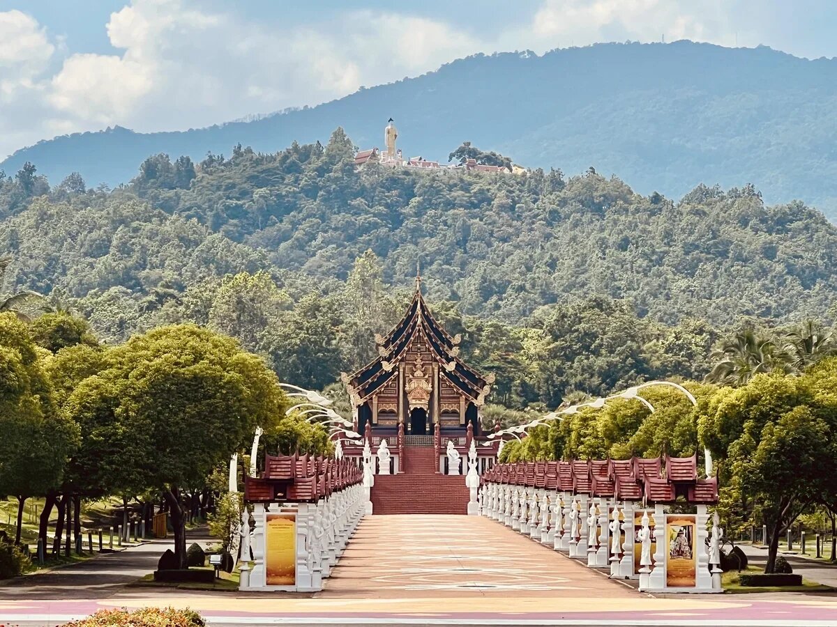    Для проведения TTM+2025 был выбран Royal Park Rajapruek. Пейзажи парка отражают красоту Чиангмая, который называют воротами на север Таиланда, регион, где живет душа Таиланда. Фото: АТОР