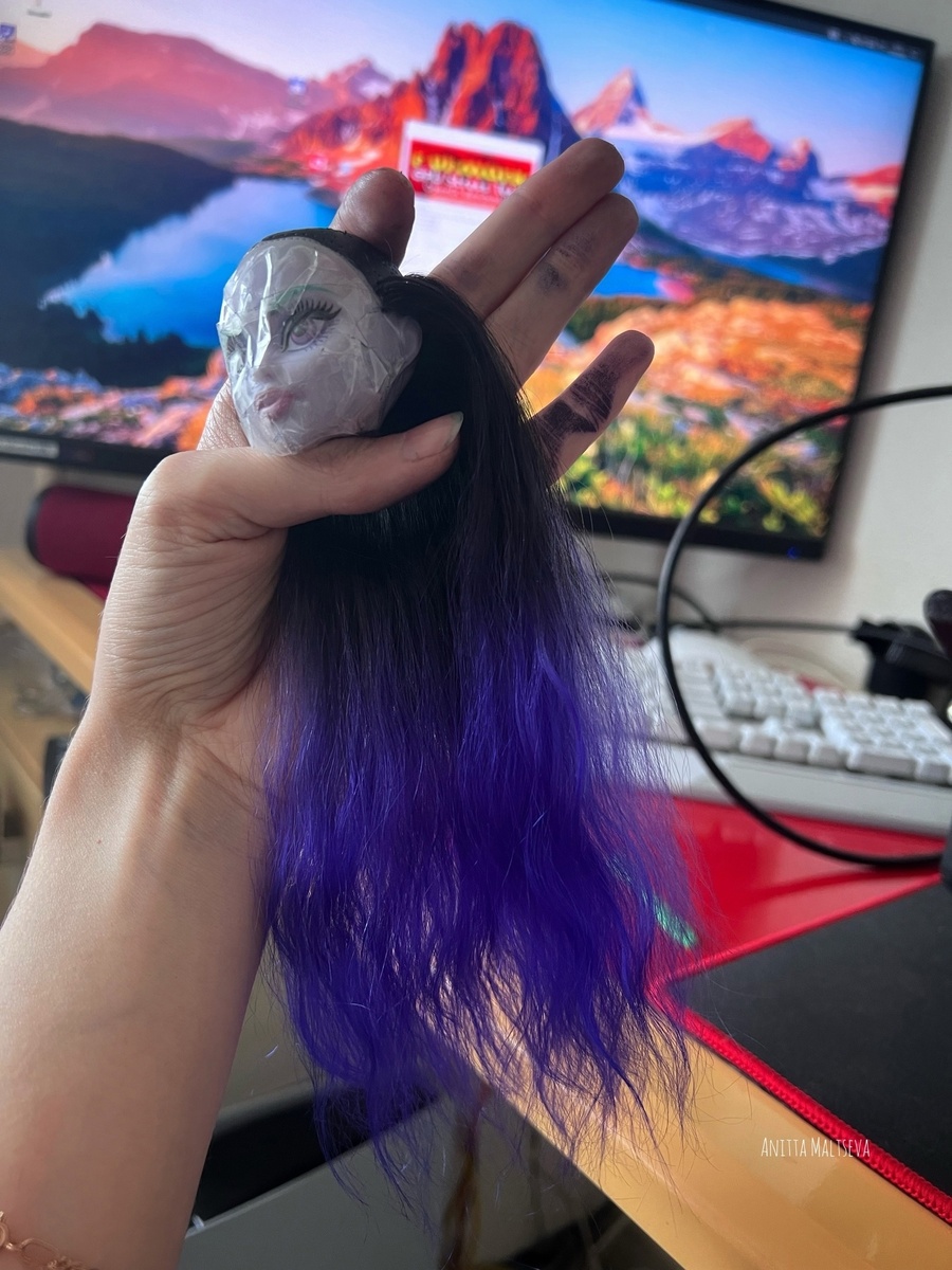 Перед прошивкой ВСЕГДА оборачиваю личико куклы скотчем, чтобы случайно не запачкать. Листай, чтобы увидеть больше фото!