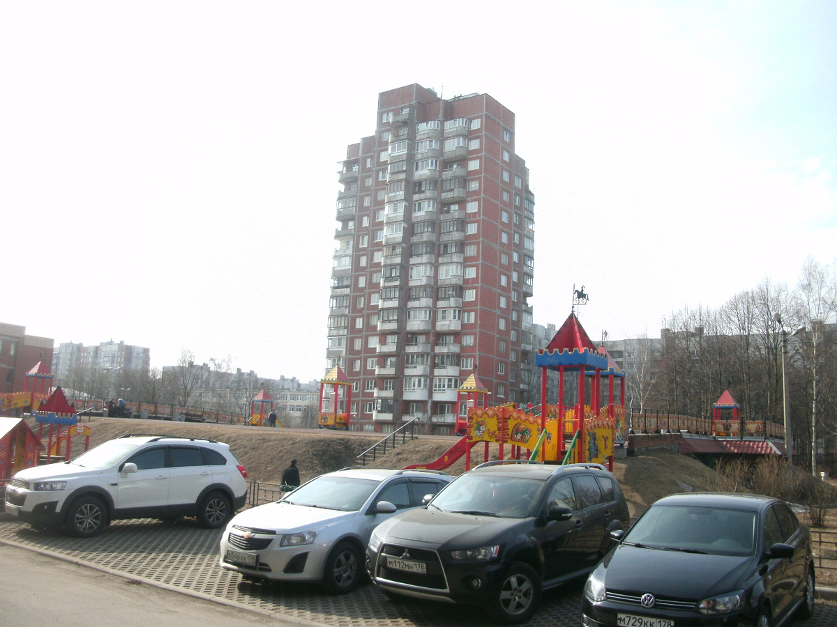 Васильевский остров, ул. Кораблестроителей, 37к4