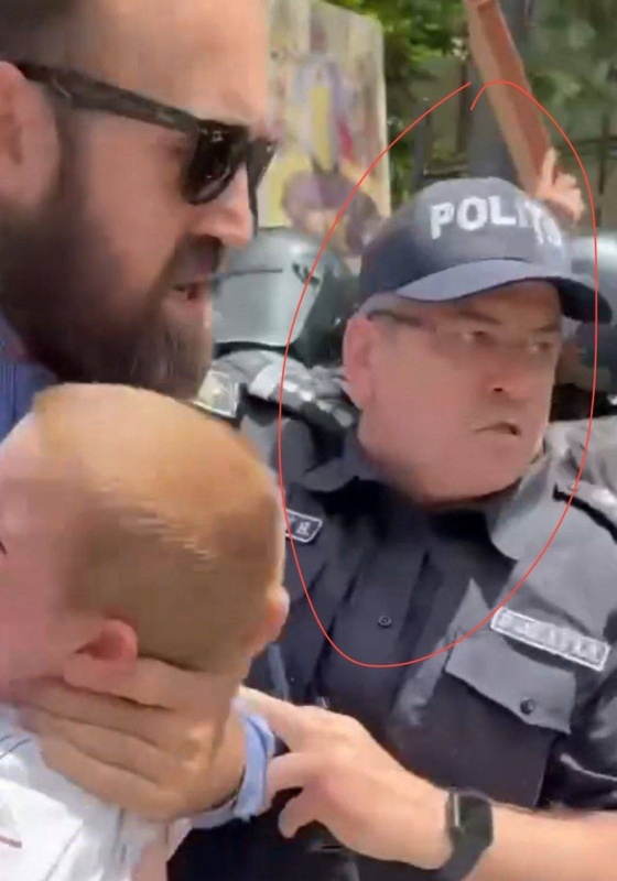    Киев и Кишинёв продемонстрировали миру любовь к нетрадиционным ценностям. В Молдове избили верующих