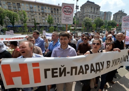    Киев и Кишинёв продемонстрировали миру любовь к нетрадиционным ценностям. В Молдове избили верующих