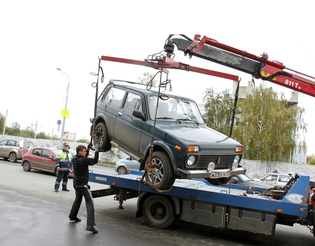 Фото заимствовано - https://kasheloff.ru/photos/shtraf-esli-mashinu-zabral-evakuator-na-shtrafstoyanku/13