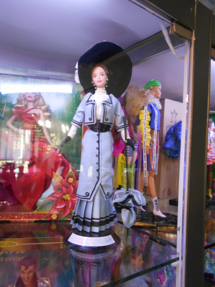 Lovely Dolls. Фото (С) Илона Якимова 2024