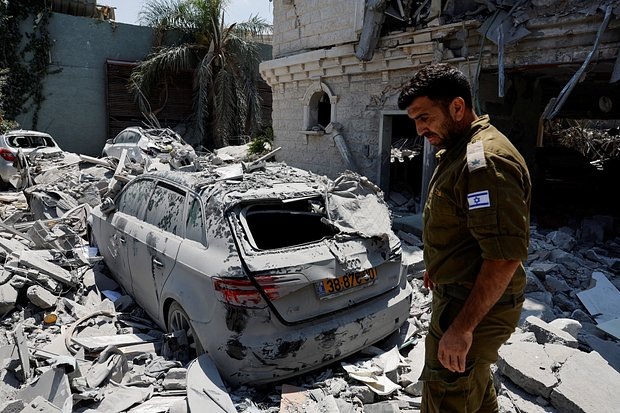    Военнослужащий ЦАХАЛ в городе Тамра. Фото: Ammar Awad / Reuters