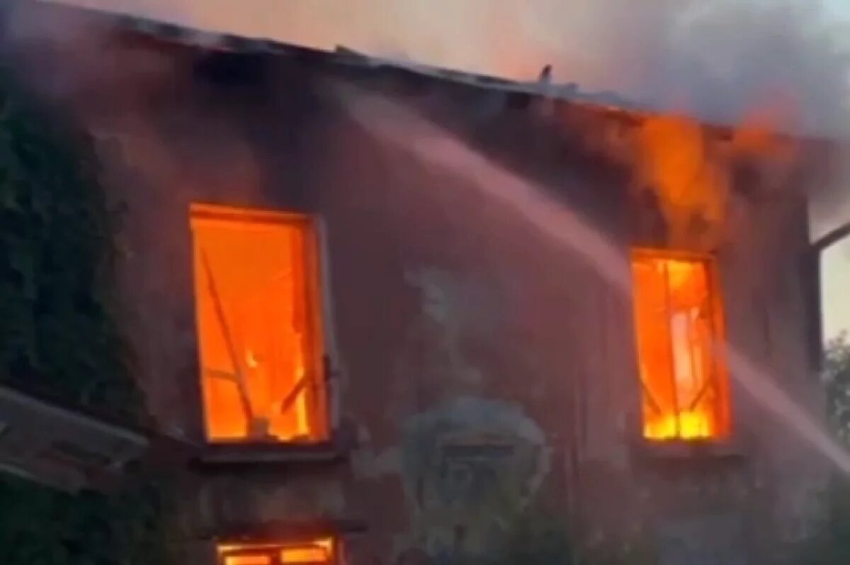    Крупный пожар на севере Волгограда сняли на видео местные жители