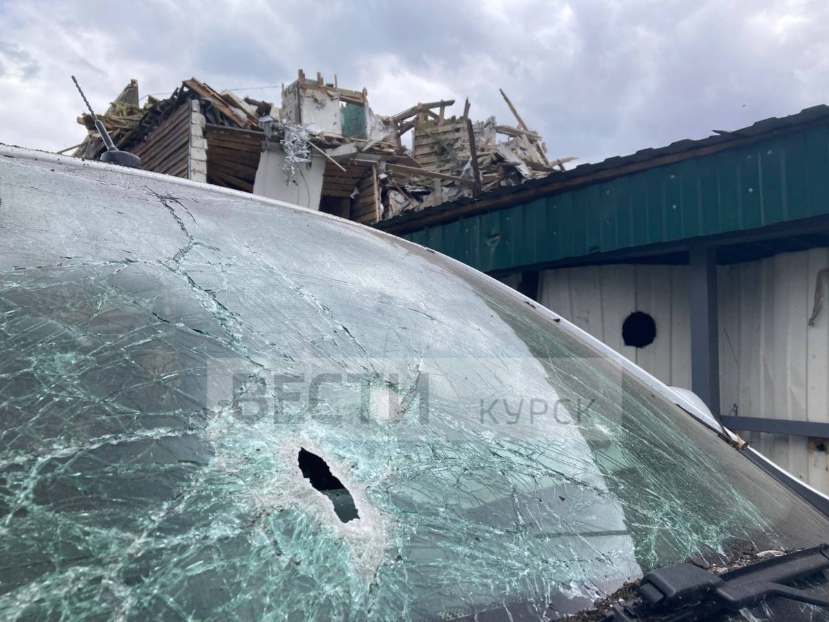     Более 200 автомобилей повреждены в Курске в этом году от падения обломков БПЛА ВСУ