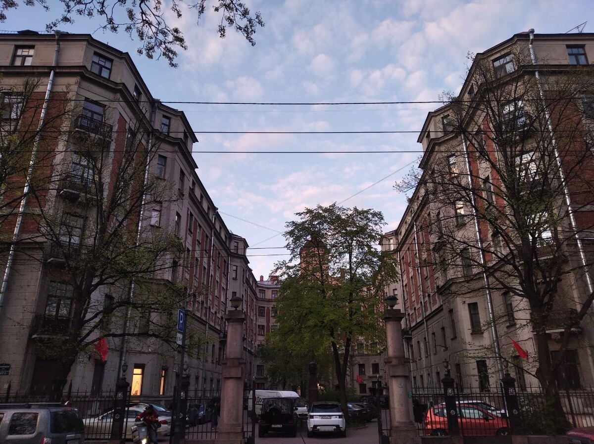 Дом трех Бенуа