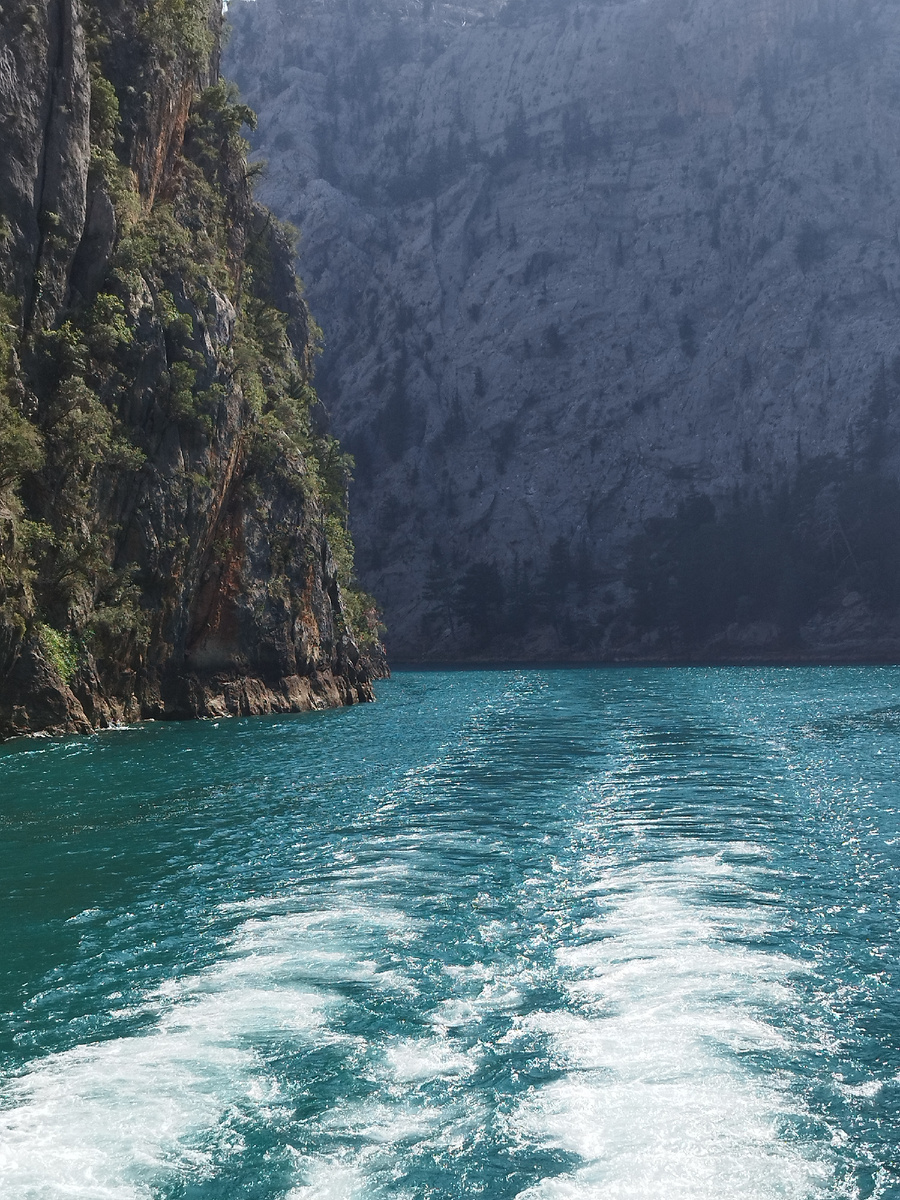 В любом случае ЕГЭ позади, как эта страшная скала. Фото из личного архива автора.