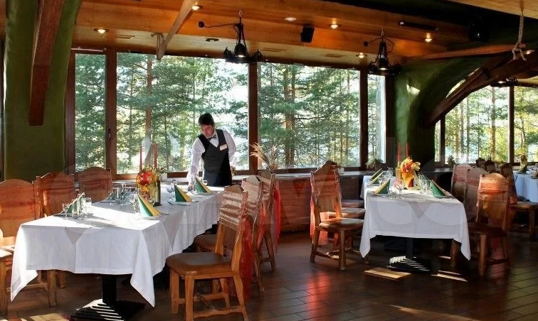    Отель в Карелии продают за 150 млн рублейАвито