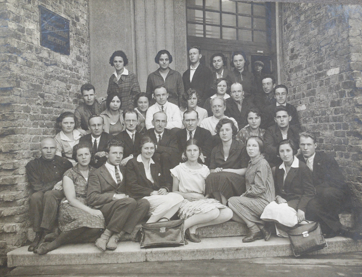 Выпуск Рабфака ЛТИ. 1932 год
