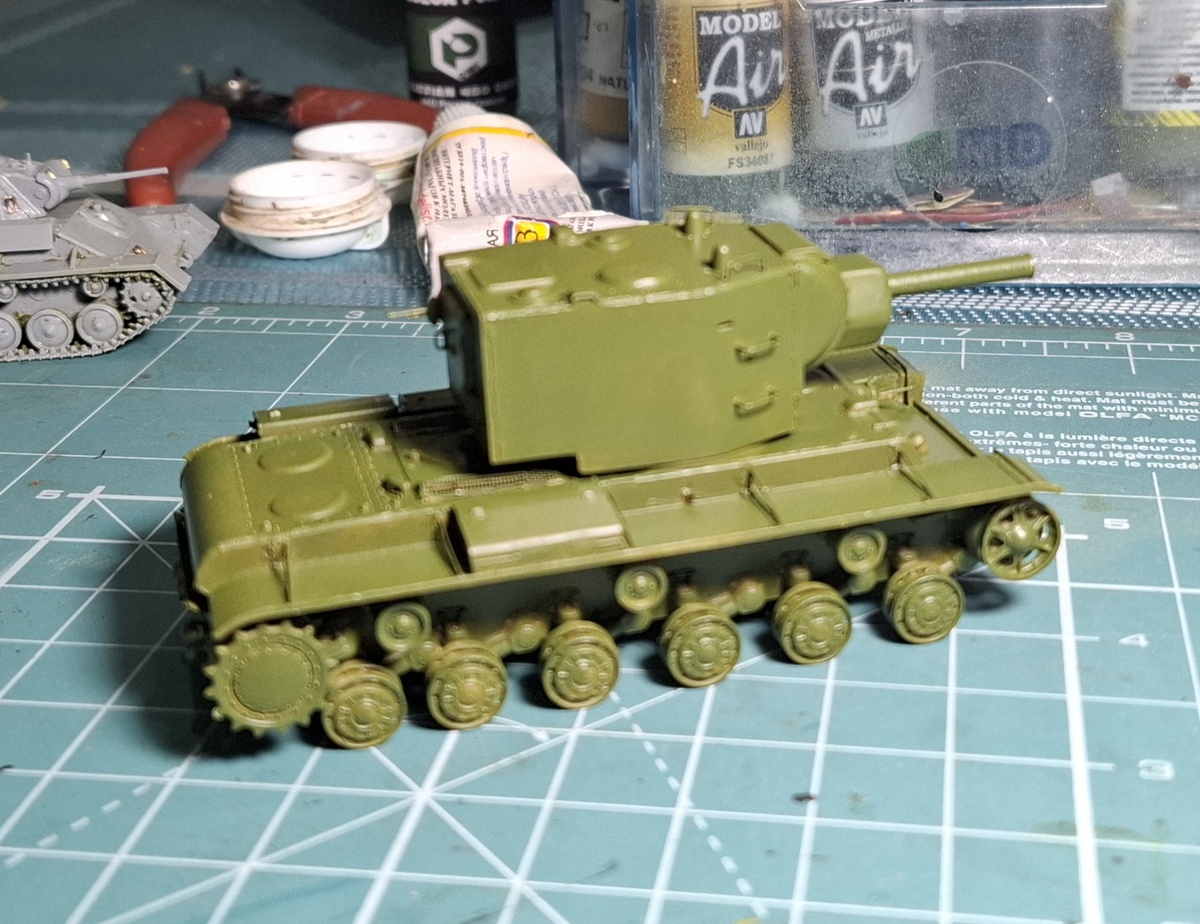                                                Вроде и защитный, а вроде и нет