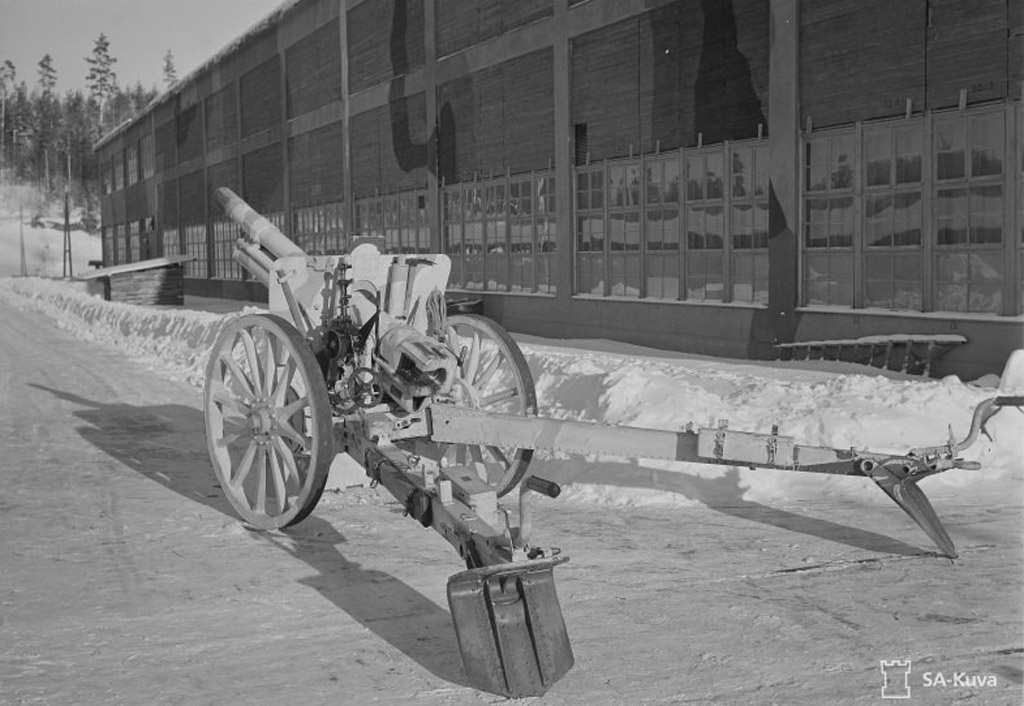 Так 105-мм гаубица 105 H/37 выглядела изначально.