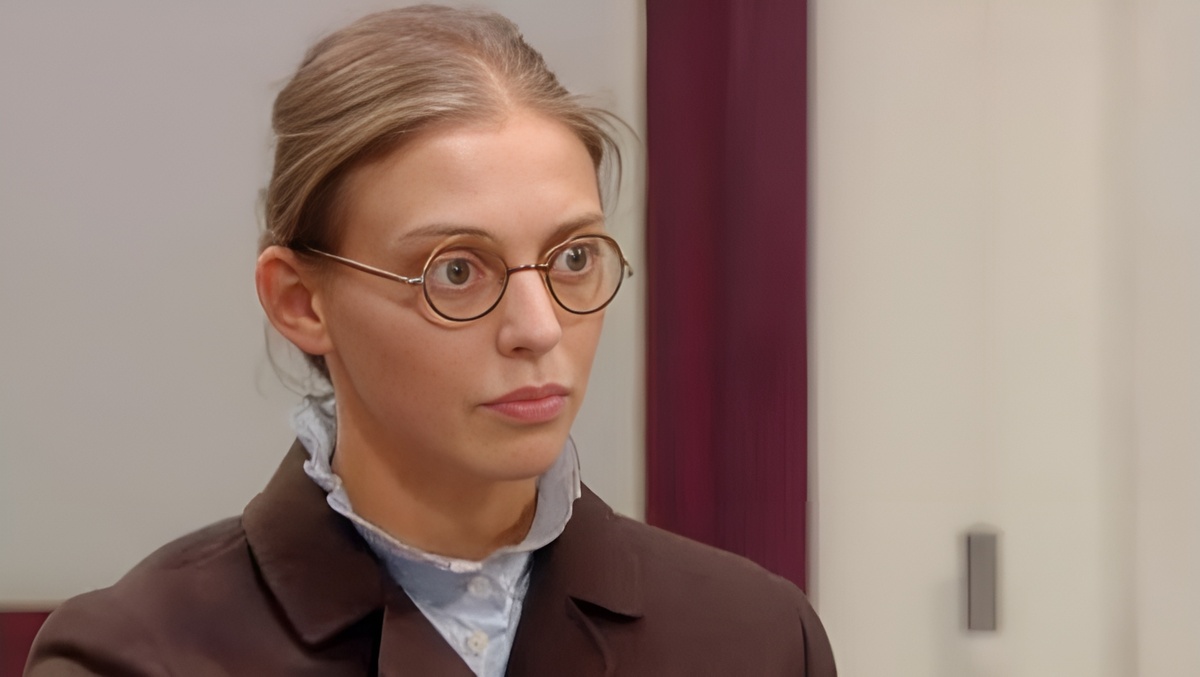 Нелли Уварова в сериале "Не родись красивой"!