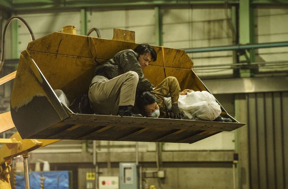 Новые боевики, которые радуют любимыми актерами и зрелищными драками. Угадайте из какого фильма кадр? ;-) 