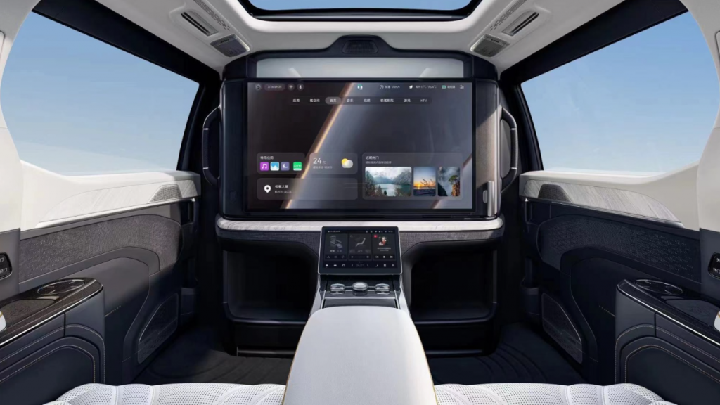 Интерьер модели Zeekr 009 Grand.