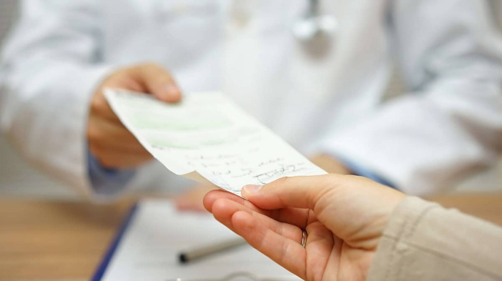    Поддельные справки в Telegram: как подростки становятся жертвами обмана