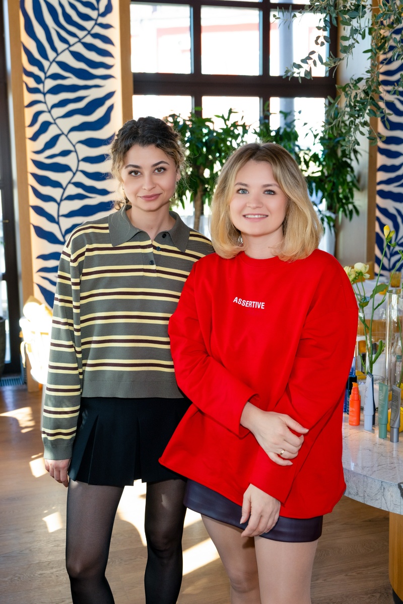 Это мы на модном бьюти-мероприятии еще в начале весны 