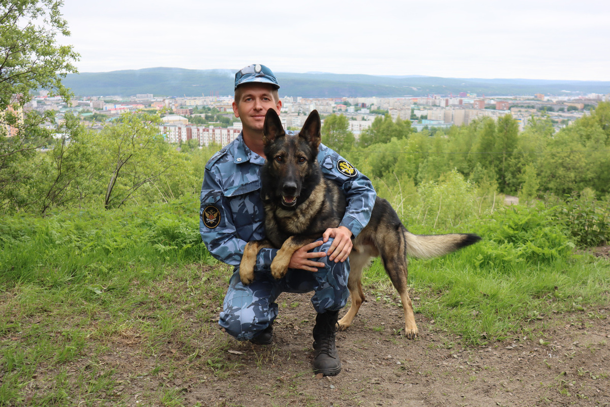 Дмитрий Васильев и его Атом