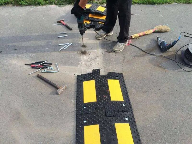 Установка искусственной дорожной неровности (ИДН)