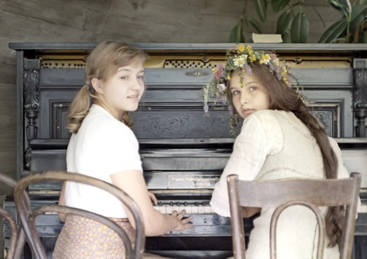 Кадр из фильма «Сто дней после детства»﻿ (1975)