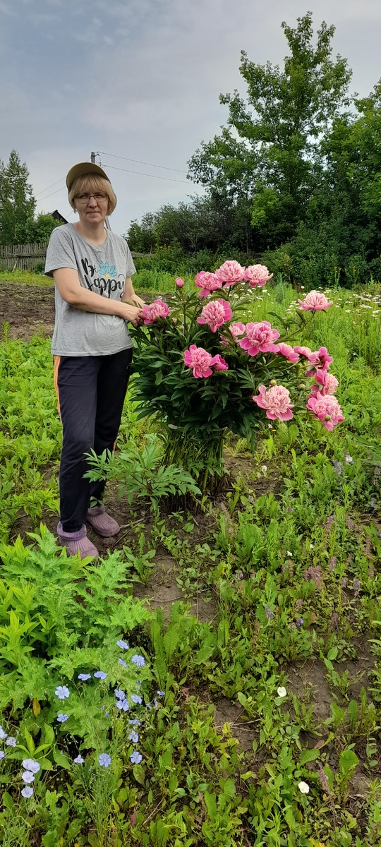 Всё в раве, всё полоть,  нои  фото на память надо сделать 