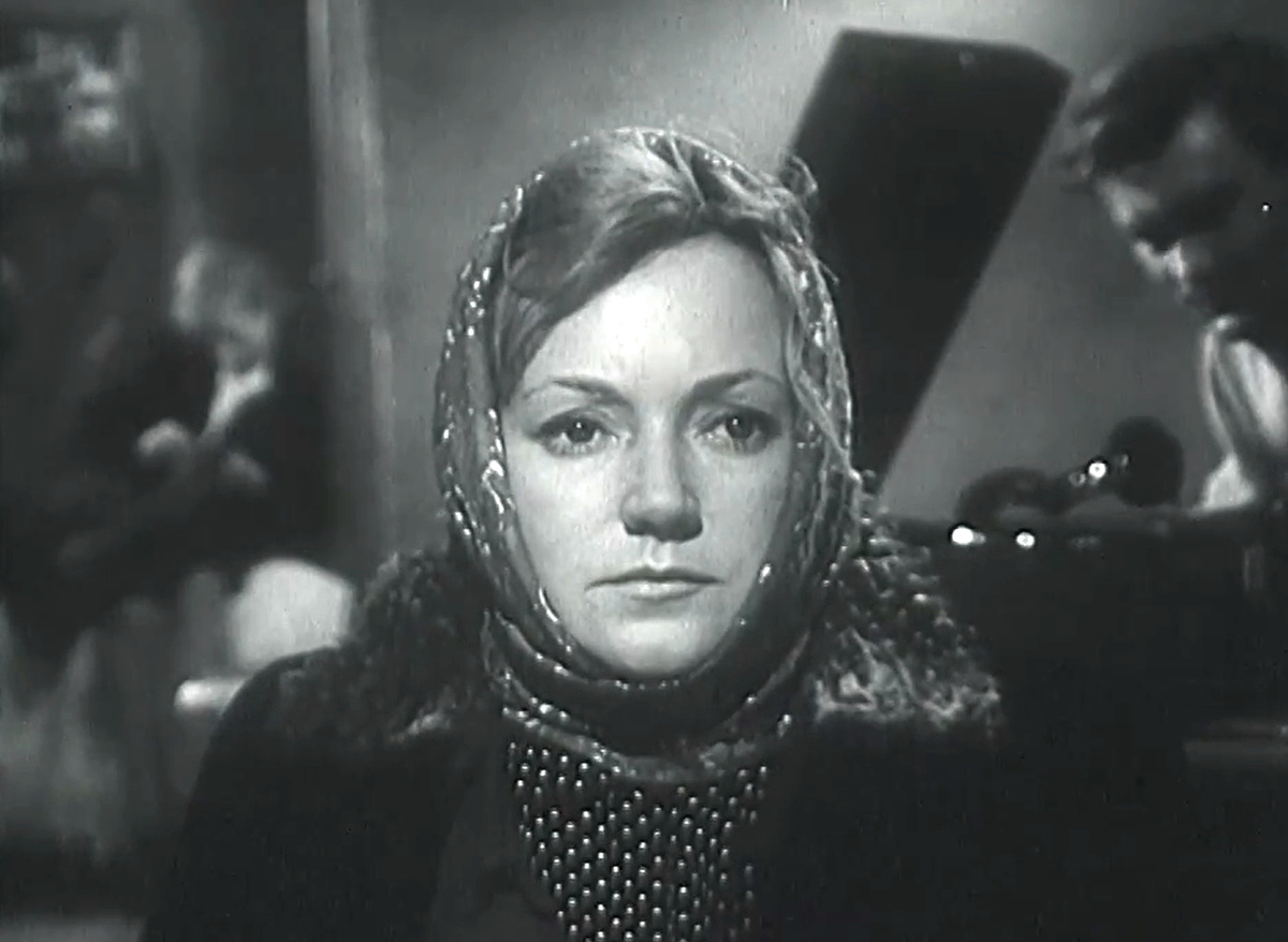 Кадр из кинофильма "Вызываем огонь на себя", 1964 г., режиссер Сергей Колосов, сценаристы Сергей Колосов, Овидий Горчаков, Януш Пшимановский, композитор Альфред Шнитке (скриншот)