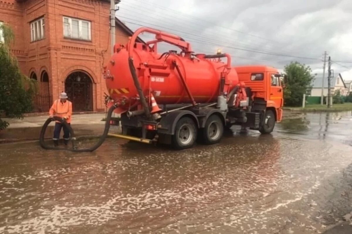    Городские службы устраняют последствия обрушившегося на Ульяновск ливня