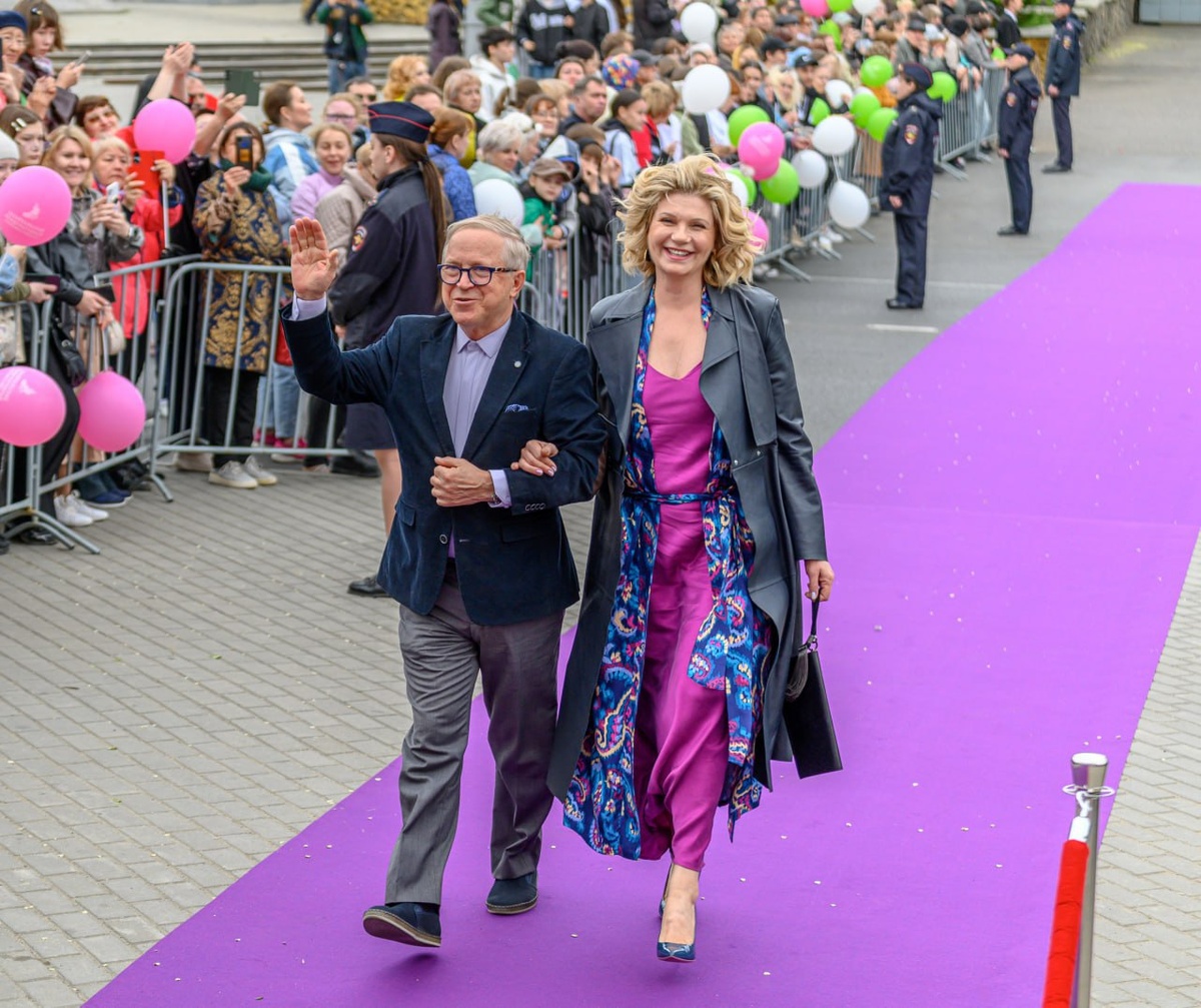 Анна Ардова