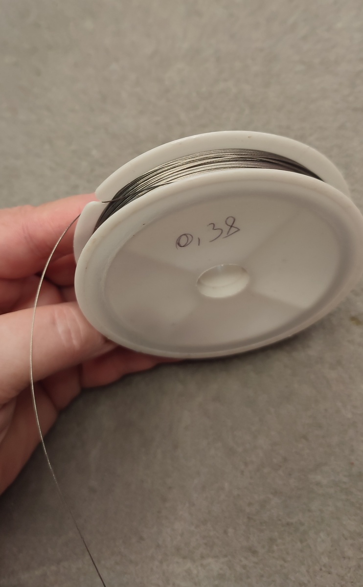 Тросик металический для создания украшений. Фото автора. 