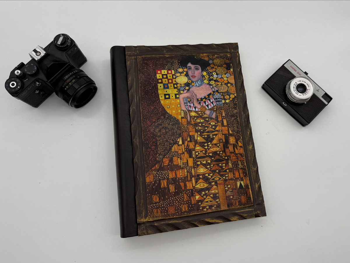 Фотоальбом из коллекции Palette от мануфактуры TEZORO Ltd