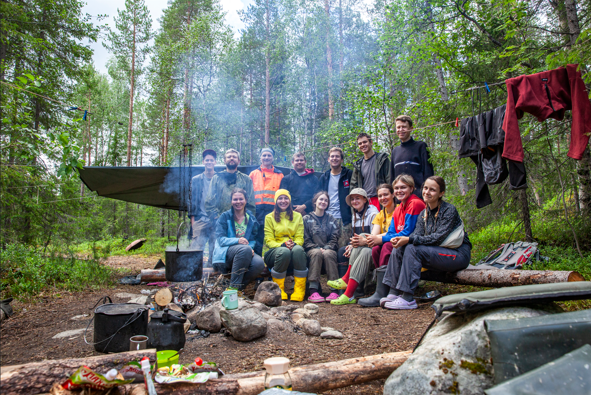 Лагерь на Малой Белой в первой многодневке. Автор фото: Е. Гаранкина.