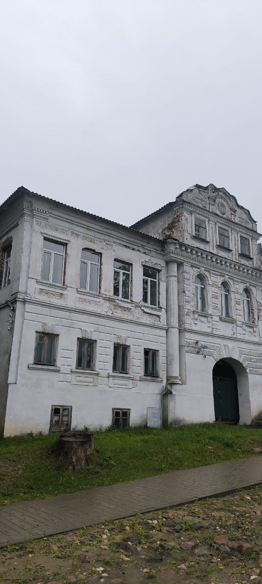 Дом на набережной