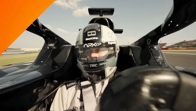 За рулём — сам Брэд Питт, без дублёров и каскадёров.