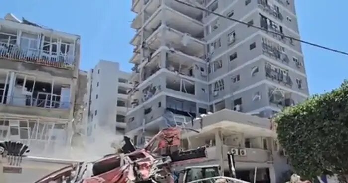  Иран в ответ запускает ракеты по Израилю   © РИА Новости