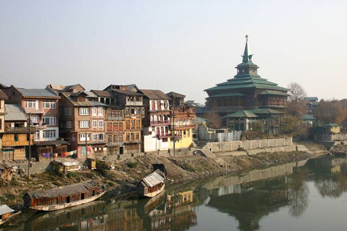 🎨 Деталь: в одном квадратном дециметре кашмирского ковра может быть до 100 000 узлов!