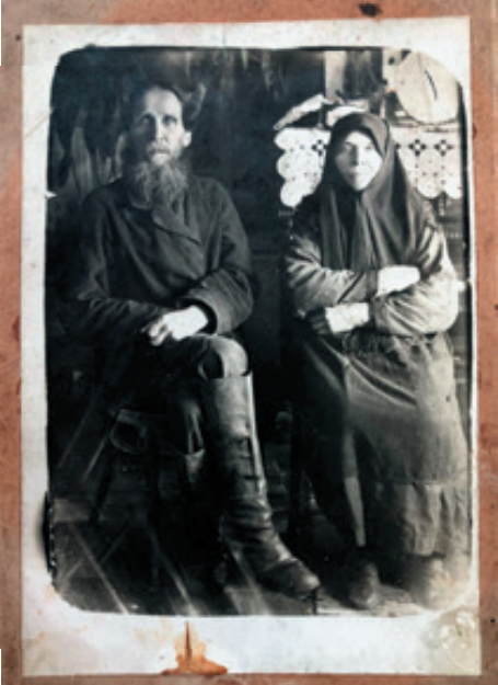 Родители Г.Е.Распутина - Новых Ефим Яковлевич и Анна Васильевна. Фото предоставлено автором