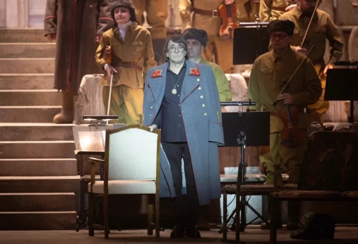    Спектакль создан при участии камерного ансамбля «Солисты Москвы» под руководством Юрия Башмета.