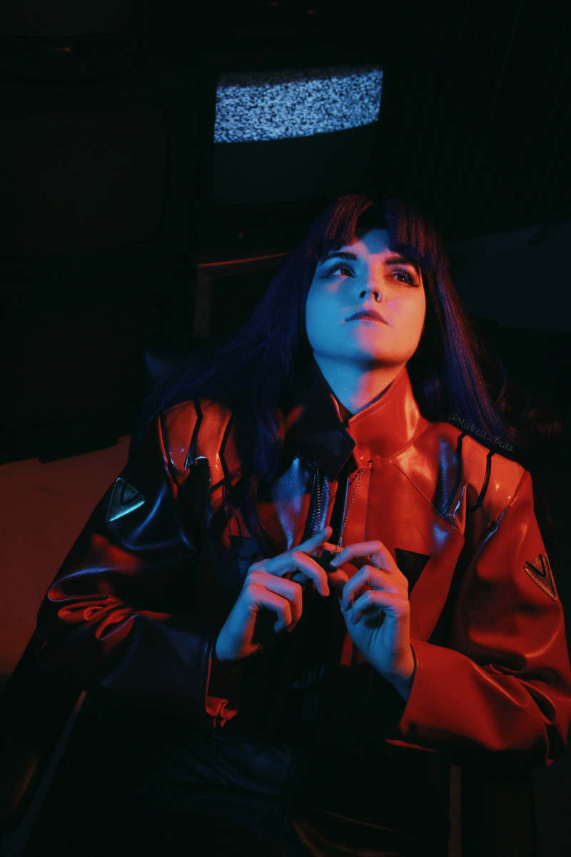 Косплей на Мисато Кацураги из аниме Евангелион