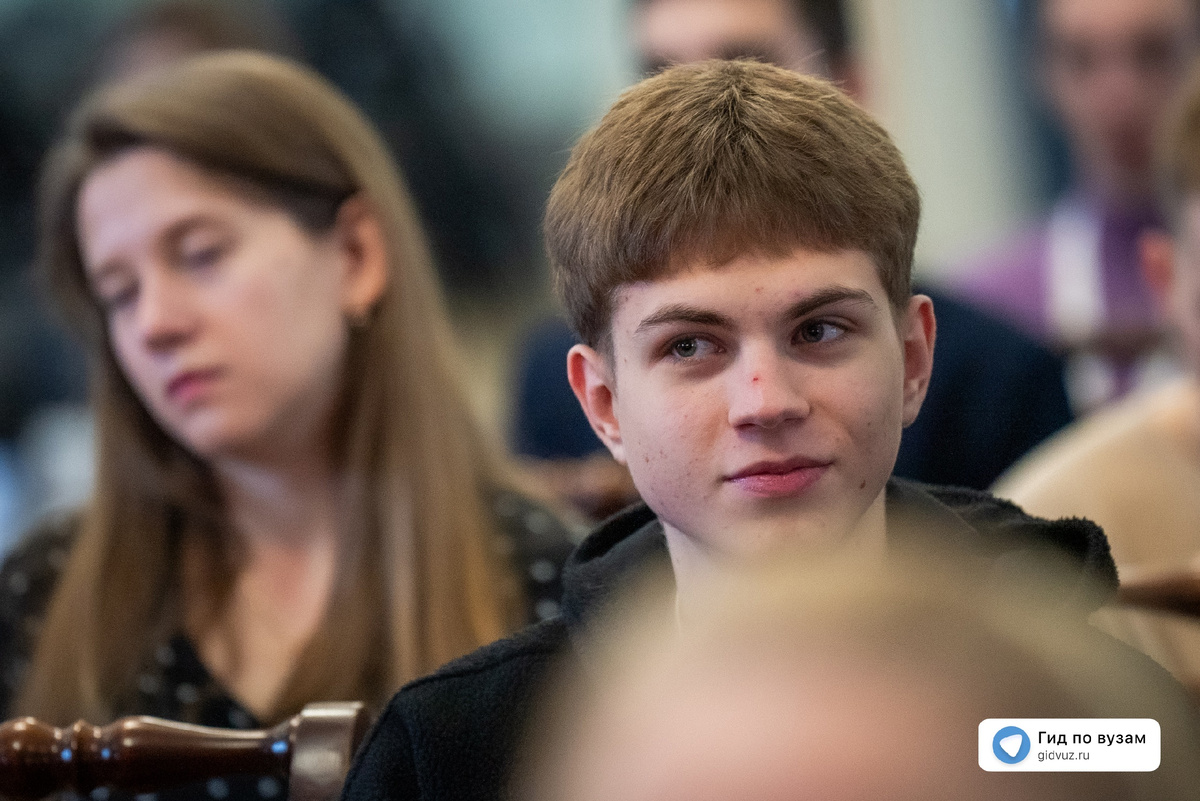 «Дорогу педагогу». СМИ «Гид по вузам».