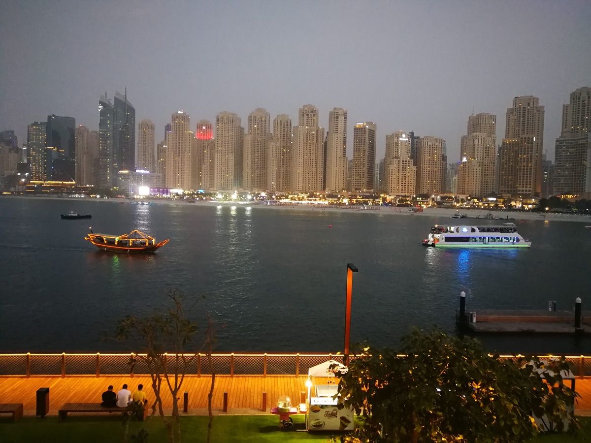 Примерно такие картинки я должна была увидеть уже завтра...