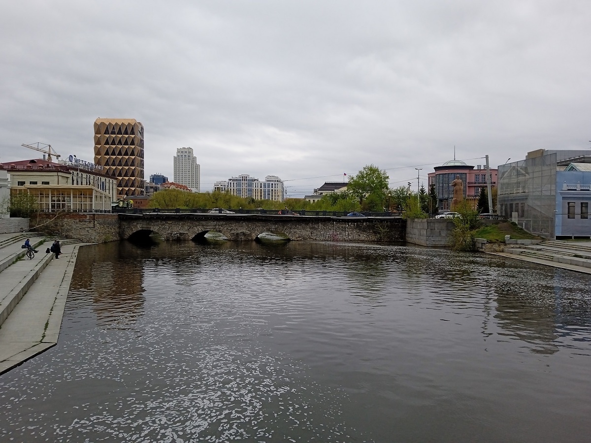 В Екатеринбурге повестка по темам обновляется каждый день. Фото: Мир глазами курьера