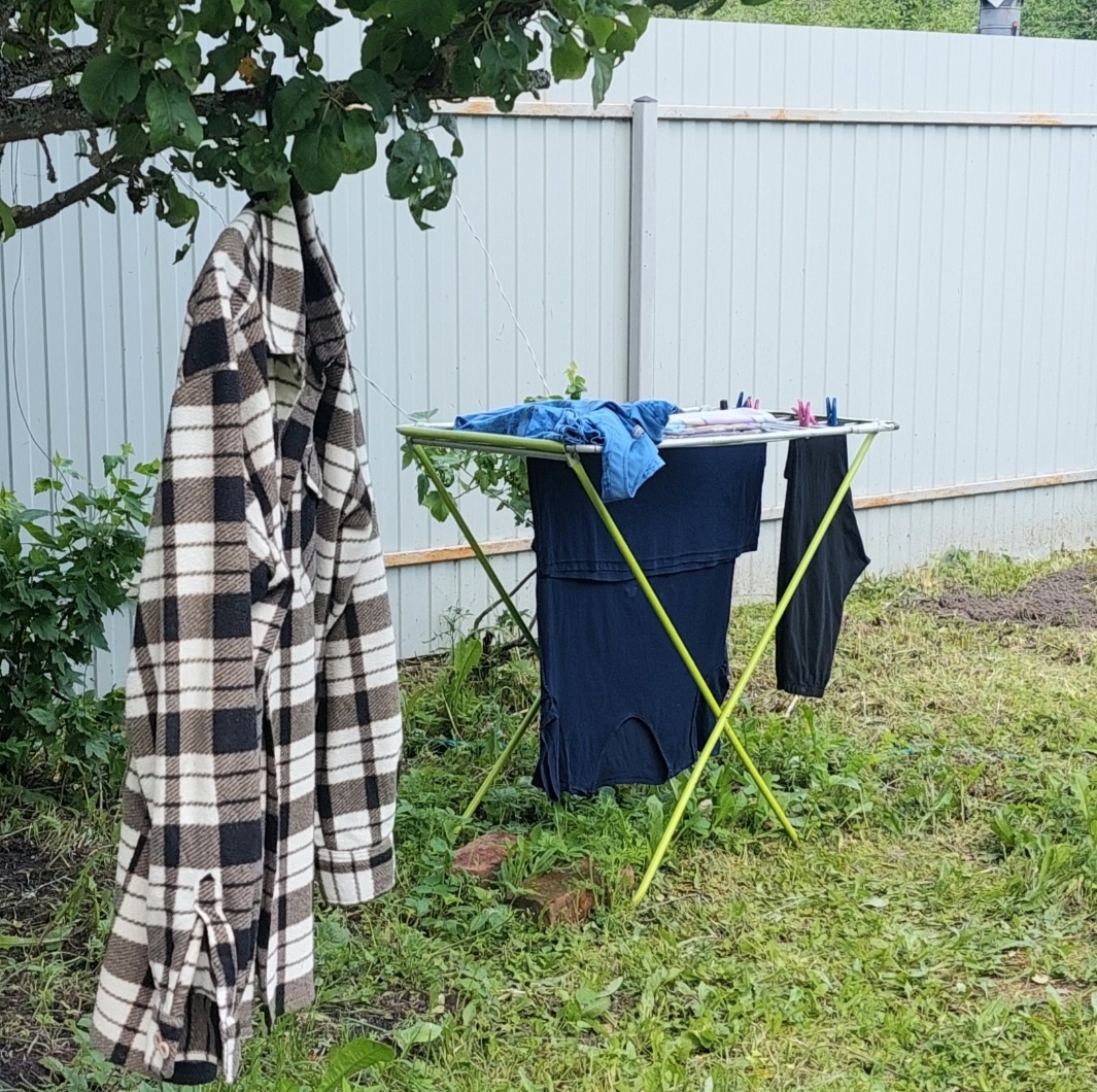 Всё бельишко и собрала уже.