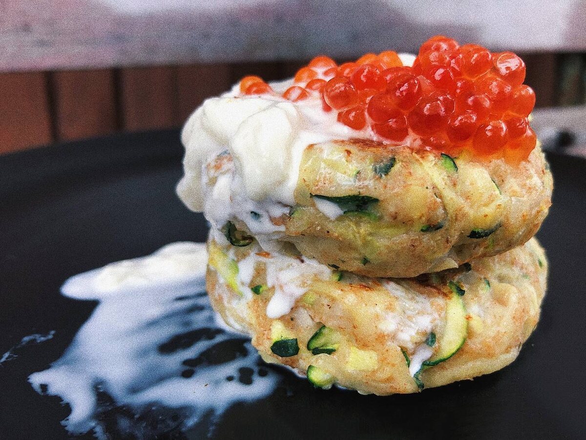 Драники с цукини, страчателлой и икрой