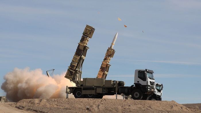 Иран в 2020-е годы уделяет большое внимание модернизации эшелонированной системы ПВО, сумев организовать самостоятельное производство передовых зенитных ракетных комплексов средней и большой дальности. Фото из архива редакции